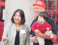 Co-founders of DCTV Keiko Tsuno, Jon Alpert, with baby Callum, the future of documentary cinema <em>Photo: Anne-Katrin Titze