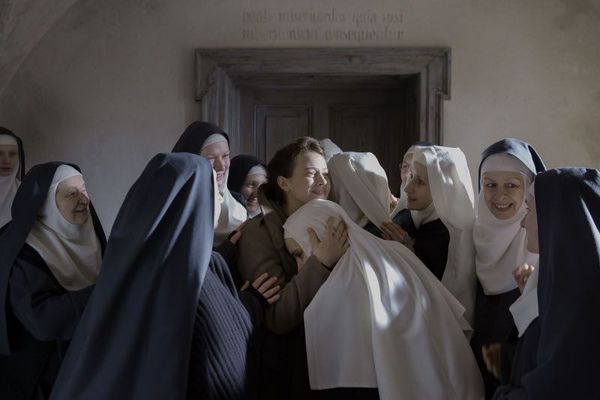Agnus Dei - 1945 Poland: Mathilde, a young French doctor, is on a mission to help World War II survivors. When a nun seeks her assistance in helping several pregnant nuns in hiding, who are unable to reconcile their faith with their pregnancies, Mathilde becomes their only hope. 