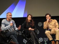 Olivier Assayas and Édgar Ramírez with Penélope Cruz: "Kisses, kisses, kisses, kisses. And suddenly she fell asleep. And it was finished."