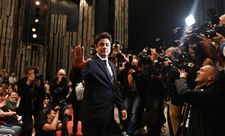 Photo frenzy - Benicio Del Toro keeps the snappers happy at Karlovy Vary International Film Festiva
