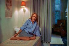 Chloë Sevigny as Alice in The Last Days Of Disco railroad apartment