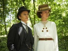 Colette (Keira Knightley) with her lover Missy (Denise Gough)
