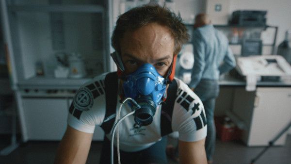 Icarus - when Bryan Fogel sets out to uncover the truth about doping in sports, a chance meeting with a Russian scientist transforms his story from a personal experiment into a geopolitical thriller involving dirty urine, unexplained death and Olympic Gold — exposing the biggest scandal in sports history. 