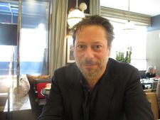 ‪Mathieu Amalric‬: "It's always in a film the question of how to give information, just like Petit Poucet in the forest, leaving little pebbles."