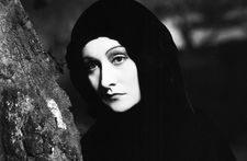 Gale Holden as Dracula's Daugfhter