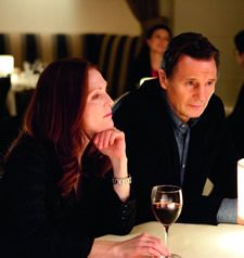 Julianne Moore and Liam Neeson in Chloe