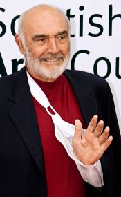 Sir Sean Connery (complete with golfing injury) welcomes everyone to the 62nd Edinburgh International Film Festival (photo by Stuart Crawford)