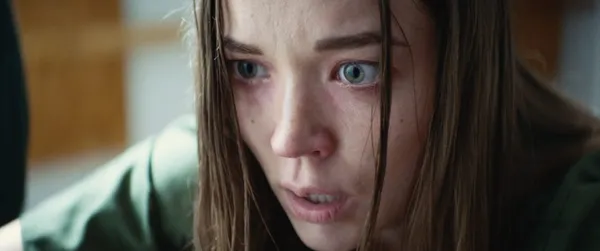 Nicole Brydon Bloom in Apartment 1BR