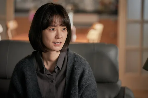 Jesyca Gu and Elliot Stocking in Erin's Guide To Kissing Girls