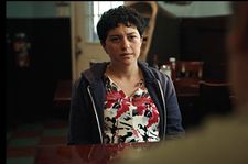 Elvira Lind on Rosita (Alia Shawkat) with Richard (Oscar Isaac): “It’s very important questions she asks, which he hasn’t really considered.”