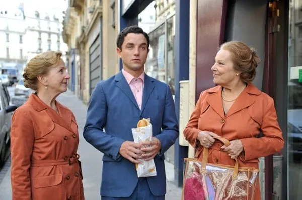 Hélène Vincent, Guillaume Gouix, and Bernadette Lafont in Attila Marcel