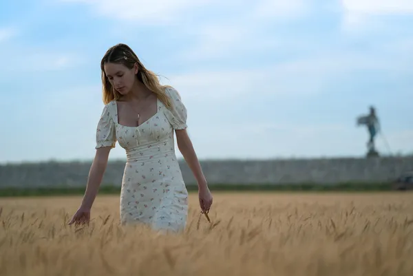 Dylan Penn in Flag Day,: 'I felt I had a lot of parallels with the story and I felt I could reference my own feelings and bring them to this character'