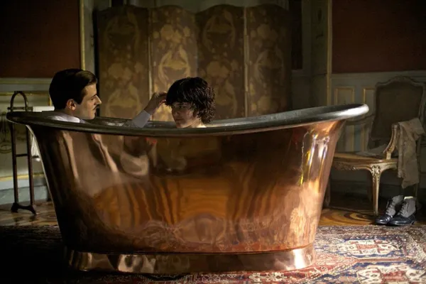 Gaspard Ulliel and Soko in The Dancer