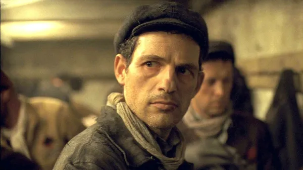 Géza Röhrig in Son Of Saul 4