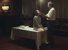 Susan (Hannah Gross) being examined by Dr. Fiennes (Jeff Goldblum)