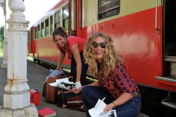 Izïa Higelin and Cécile de France in Summertime