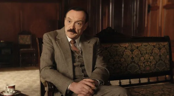 Josef Hader as Stefan Zweig 5