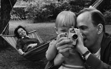 Käbi Laretei and Ingmar Bergman with their son Daniel