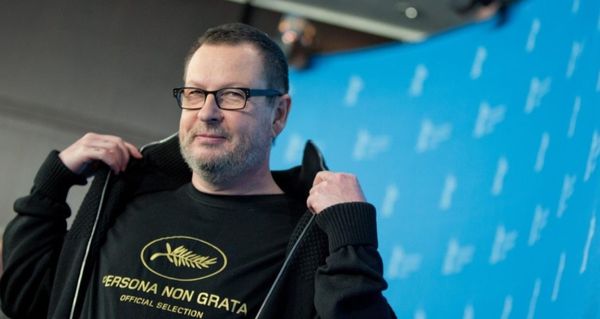 Lars Von Trier in Cannes with his jokey T-shirt reading, 'Persona non grata - Official Selection'