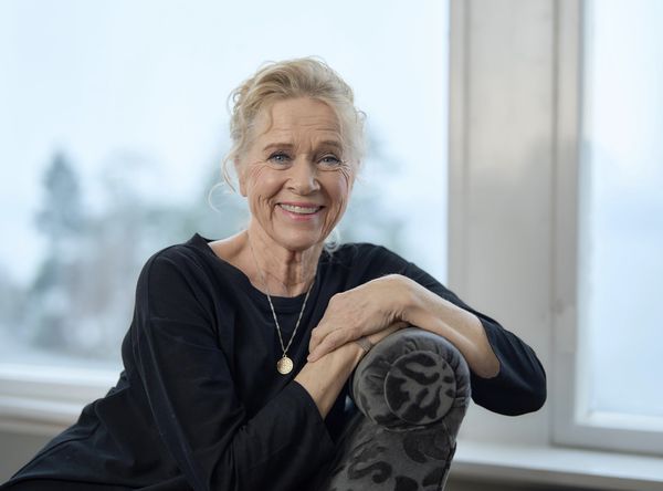 Cate Blanchett, Jessica Chastain, Lena Endre, Jeremy Irons, Sam Waterston, and John Lithgow all pay tribute with great admiration for Liv Ullmann in Dheeraj Akolkar’s all-embracing Liv Ullmann: A Road Less Travelled.