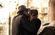 Martin Eden (Luca Marinelli) with Elena Orsini (Jessica Cressy)