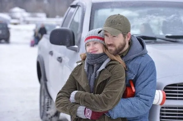 Mireille Enos and Ryan Reynolds