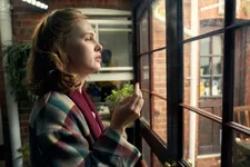 Odessa Young: “The costumes I had that weren’t from the maid days were exceptionally freeing and more and more freeing as the time went by …”