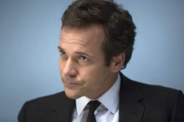 Peter Sarsgaard as Stanley Milgram in Experimenter 3