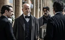 Sebastiano Vella (Salvatore Ficarra) with Luigi Pirandello (Toni Servillo)