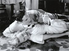 Robert Cummings as Chuck Scott and Michèle Morgan as Lorna Roman in Arthur Ripley's The Chase