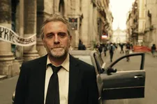 Valerio Mastandrea as Loris