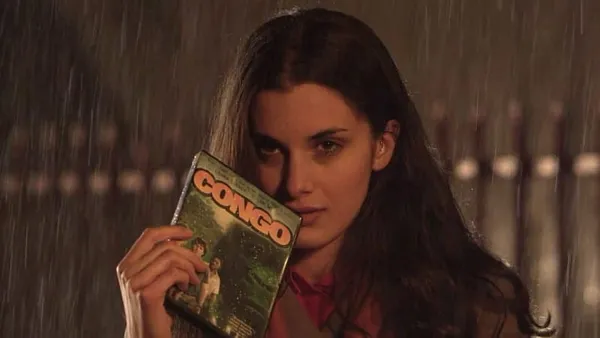 She's Allergic To Cats