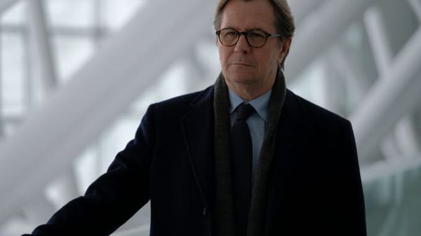 Gary Oldman in Crisis. Nicholas Jarecki: 'I thought there was a lot of explosive energy with this cast that could generate good thriller tension'