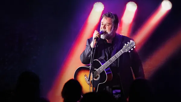 Russell Crowe will receive a Crystal Globe and take part in the Festival’s opening concert