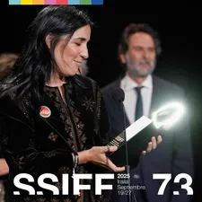 Alauda Ruiz de Azúa with her Golden Shell