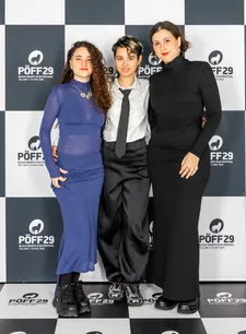 Júlia de Paz Solvas, Kiara Arancibia and Núria Dunjó on the Black Nights Black Carpet