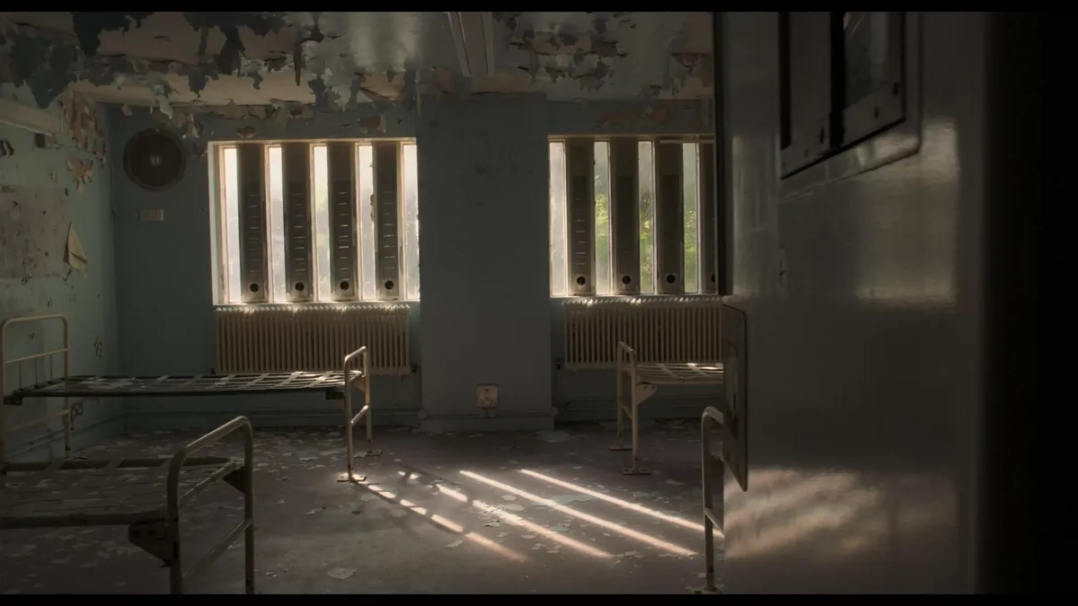 Vanessa louis nackt Sexy and Cleavage pictures of nackt.