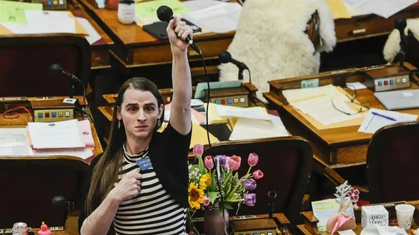 Seat 31: Zooey Zephyr